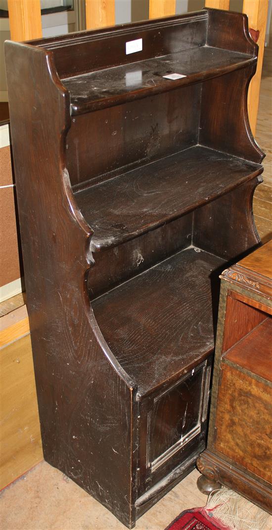 Dwarf mahogany waterfall bookcase